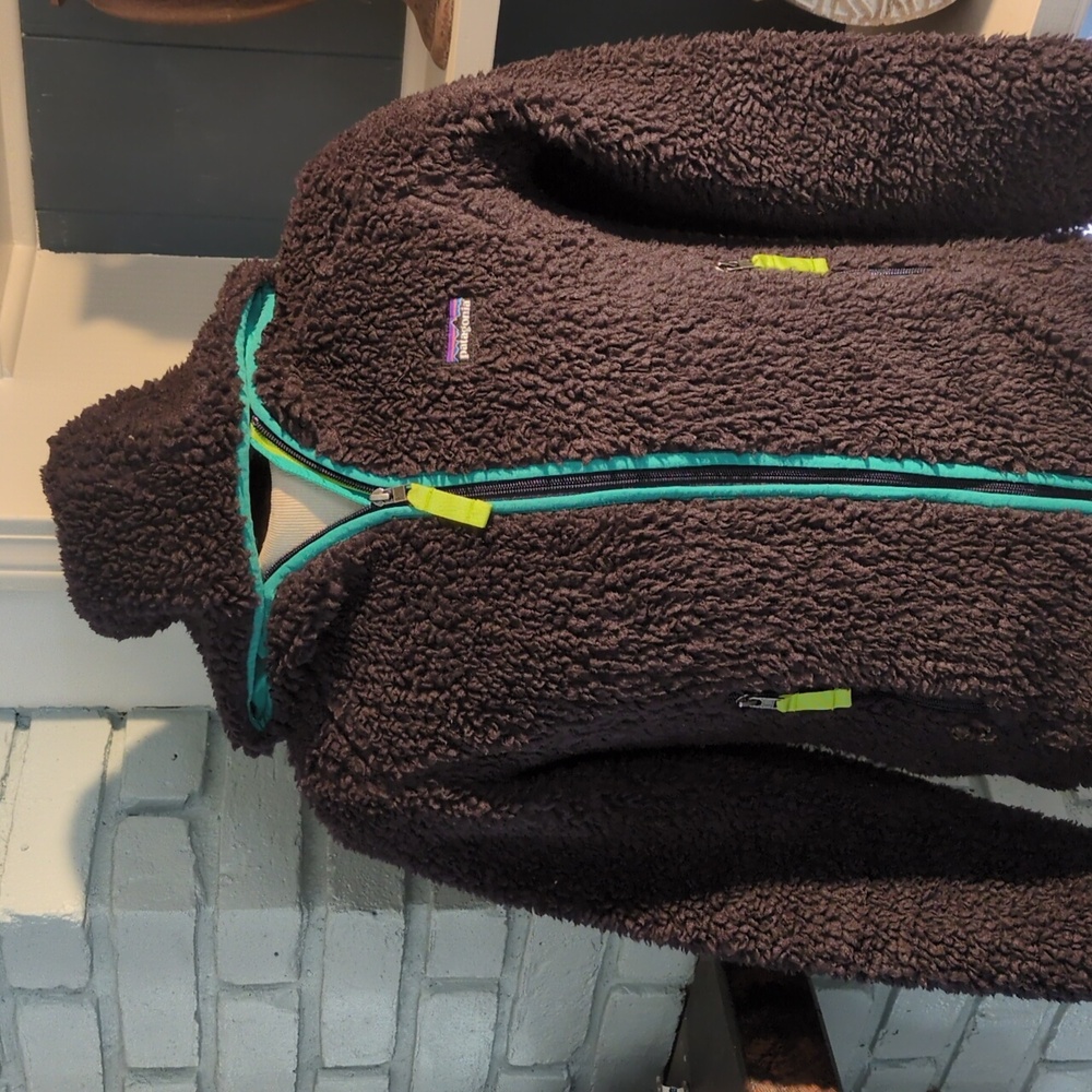 Patagonia Dark Brown Sherpa Fleece Jacket with Teal Trim